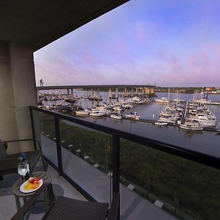 Hilton Garden Inn Charleston Waterfront/Downtown Екстер'єр фото