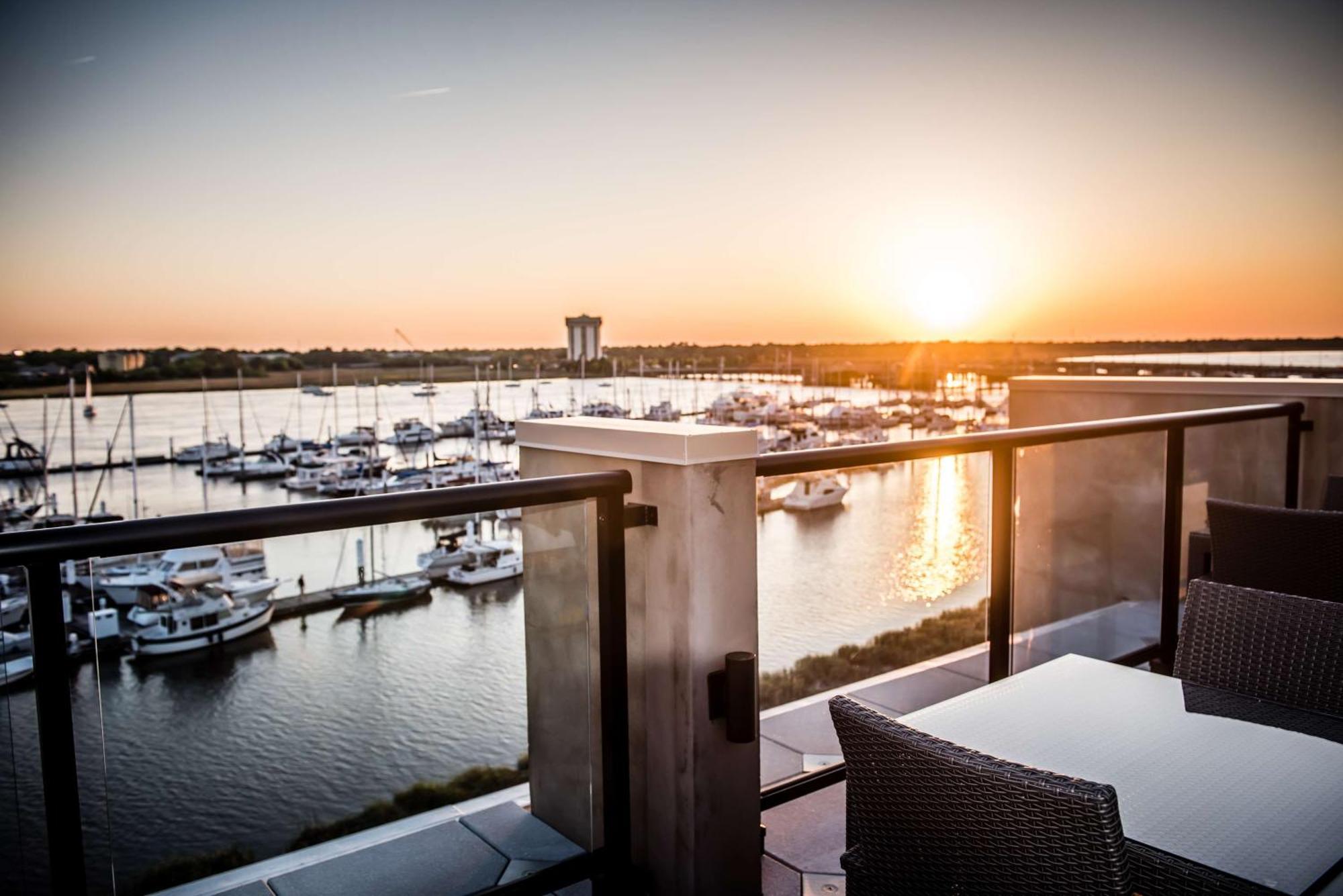 Hilton Garden Inn Charleston Waterfront/Downtown Екстер'єр фото